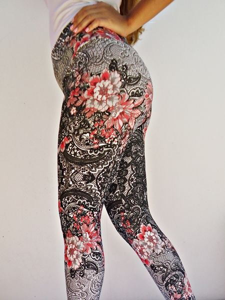 Legging Floral com fundo Preto