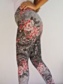 Legging Floral com fundo Preto